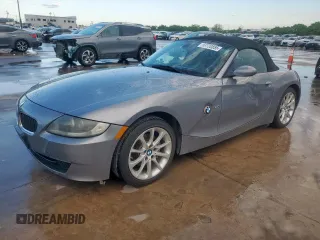 2008 BMW Z4 3.0i z VIN 4USBU33568LW75460, wystawiony jako Copart lot #53720855 z przebiegiem 188 105 mil mil oraz Szkoda całkowita • Salvage title. Historia ofert i sprzedaży dostępna na DreamBid. Obrazek 1.