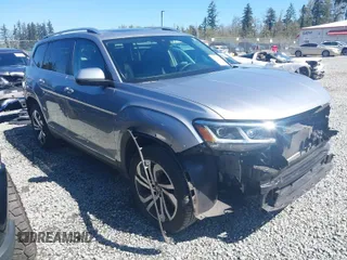 2023 Volkswagen Atlas SEL z VIN 1V2BR2CA9PC534703, wystawiony jako IAAI lot #42033612 z przebiegiem 22 886 mil mil oraz . Historia ofert i sprzedaży dostępna na DreamBid. Obrazek 1.