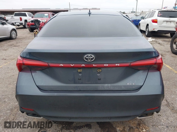 2022 Toyota Avalon XLE z VIN 4T1JZ1FB2NU073049, wystawiony jako IAAI lot #41506550 z przebiegiem 52 073 mil mil oraz . Historia ofert i sprzedaży dostępna na DreamBid. Obrazek 16.