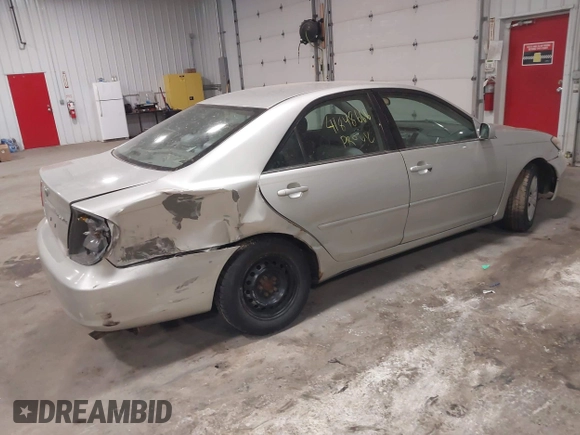 2006 Toyota Camry STD with VIN 4T1BE32K86U146203, listed as a IAAI auction lot 41848666 with 209,159 mi miles. Bid and sale history available at carsss.com. Image 4.