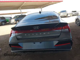 2024 Hyundai Elantra SEL с VIN KMHLS4DGXRU673207, выставлен на аукционе IAAI как лот 42087829 с пробегом 4 395 миль миль и . История ставок и продаж доступна на DreamBid. Изображение 17.