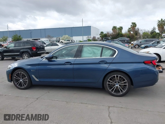 2023 BMW 5 Series 530e z VIN WBA13AG07PCL21918, wystawiony jako IAAI lot #41890108 z przebiegiem 20 790 mil mil oraz . Historia ofert i sprzedaży dostępna na DreamBid. Obrazek 15.