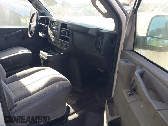 2016 GMC Savana Cargo with VIN 1GTW7AFF4G1904719, listed as a IAAI auction lot 42131849 with 121,700 mi miles. Bid and sale history available at carsss.com. Image 5.