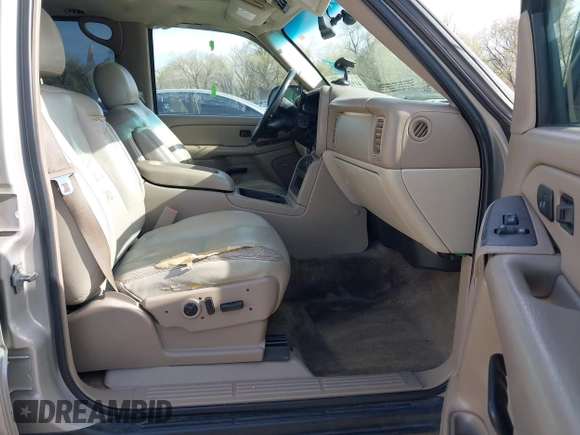 2005 GMC Yukon SLT with VIN 1GKEK13T15J118270, listed as a IAAI auction lot 41937413 with 218,057 mi miles. Bid and sale history available at carsss.com. Image 5.