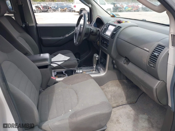 2005 Nissan Pathfinder LE with VIN 5N1AR18W65C779060, listed as a IAAI auction lot 41891214 with 192,842 mi miles. Bid and sale history available at carsss.com. Image 5.