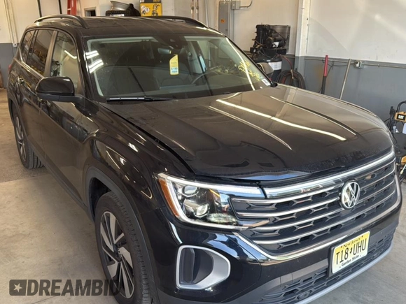 2024 Volkswagen Atlas SE with VIN 1V2HR2CA2RC553977, listed as a IAAI auction lot 42731405 with 24,692 mi miles and . Bid and sale history available at DreamBid. Image 6.