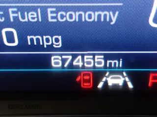 2020 Chevrolet Equinox LT z VIN 2GNAXJEV0L6231512, wystawiony jako IAAI lot #42516878 z przebiegiem 67 453 mil mil oraz . Historia ofert i sprzedaży dostępna na DreamBid. Obrazek 33.