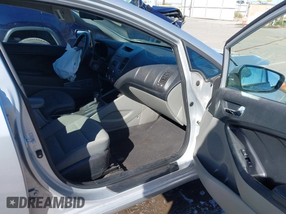 2016 Kia Forte LX with VIN KNAFK4A66G5463821, listed as a IAAI auction lot 40686914 with 67,123 mi miles. Bid and sale history available at carsss.com. Image 5.