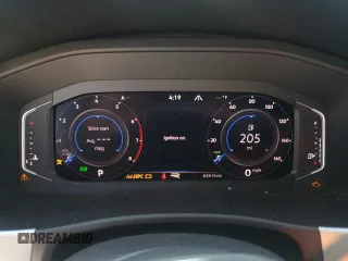 2022 Volkswagen Atlas SEL Premium R-Line with VIN 1V2FR2CA0NC532689, listed as a Copart auction lot 61580755 with 62,614 mi miles and Salvage title. Bid and sale history available at DreamBid. Image 9.