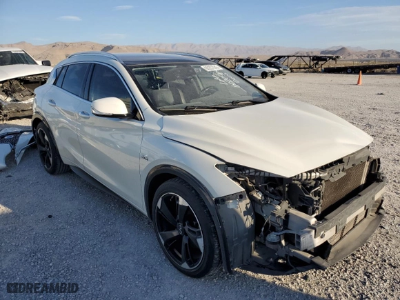 2017 Infiniti QX30 Sport with VIN SJKCH5CP3HA024839, listed as a Copart auction lot 60207043 with 90,578 mi miles. Bid and sale history available at carsss.com. Image 4.