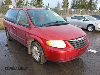 2007 Chrysler Town & Country LWB Touring with VIN 2A4GP54L67R258531, listed as a IAAI auction lot 41824807 with 203,487 mi miles. Bid and sale history available at carsss.com. Image 1.