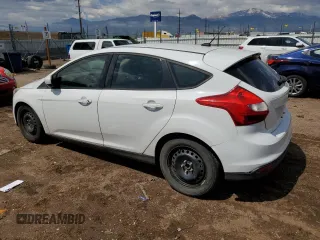 2012 Ford Focus SE z VIN 1FAHP3K29CL279682, wystawiony jako Copart lot #58577755 z przebiegiem 166 768 mil mil oraz Tytuł czysty. Historia ofert i sprzedaży dostępna na DreamBid. Obrazek 2.
