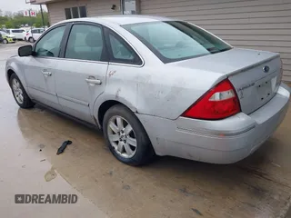 2005 Ford Five Hundred SEL z VIN 1FAFP24125G137112, wystawiony jako IAAI lot #42302209 z przebiegiem 81 730 mil mil oraz . Historia ofert i sprzedaży dostępna na DreamBid. Obrazek 3.