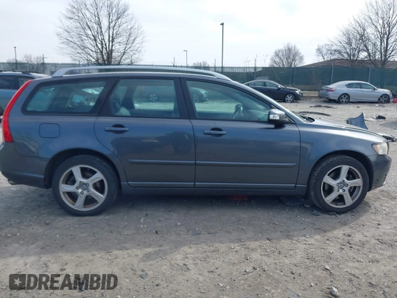 2008 Volvo V50 R-Design с VIN YV1MJ672X82396439, выставлен на аукционе IAAI как лот 41586200 с пробегом 110 267 миль миль и . История ставок и продаж доступна на DreamBid. Изображение 13.