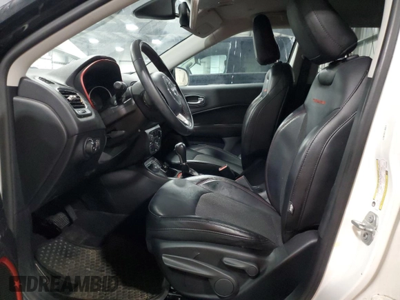 2019 Jeep Compass Trailhawk z VIN 3C4NJDDBXKT619295, wystawiony jako Copart lot #64258625 z przebiegiem 84 916 mil mil oraz Szkoda całkowita • Salvage title. Historia ofert i sprzedaży dostępna na DreamBid. Obrazek 7.