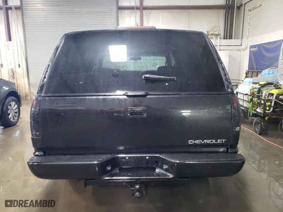 2000 Chevrolet Tahoe Limited with VIN 1GNEC13R2YR138067, listed as a Copart auction lot 44928635 with 193,165 mi miles and Salvage Title. Bid and sale history available at carsss.com. Image 6.