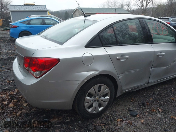 2014 Chevrolet Cruze LS with VIN 1G1PA5SH3E7178262, listed as a IAAI auction lot 42001205 with 159,174 mi miles and . Bid and sale history available at DreamBid. Image 20.