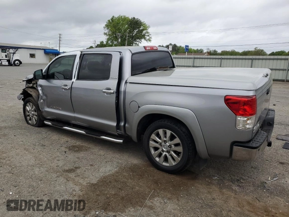 2013 Toyota Tundra Limited z VIN 5TFFY5F18DX136180, wystawiony jako Copart lot #51525745 z przebiegiem Nie podano mil oraz Szkoda całkowita • Salvage title. Historia ofert i sprzedaży dostępna na DreamBid. Obrazek 2.