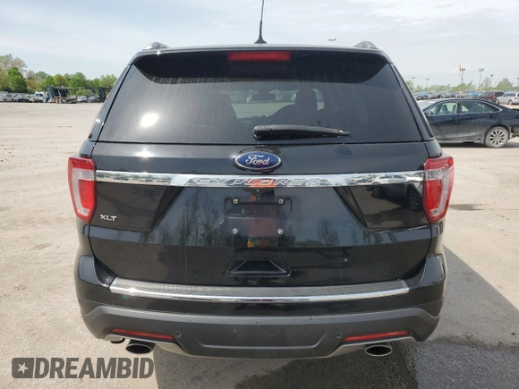 2018 Ford Explorer XLT z VIN 1FM5K7D88JGB97285, wystawiony jako Copart lot #53915735 z przebiegiem 116 397 mil mil oraz Czysty tytuł • Clean title. Historia ofert i sprzedaży dostępna na DreamBid. Obrazek 6.
