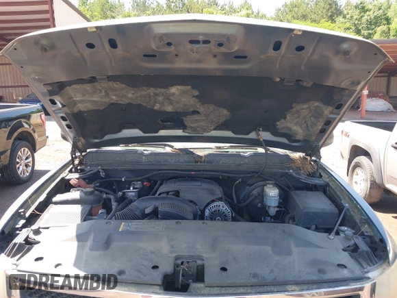 2010 Chevrolet Silverado 1500 LS with VIN 1GCSCREA3AZ229324, listed as a IAAI auction lot 42260455 with 205,303 mi miles and . Bid and sale history available at DreamBid. Image 10.