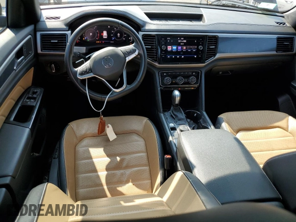 2020 Volkswagen Atlas SEL Premium z VIN 1V2NE2CA4LC231377, wystawiony jako Copart lot #57997943 z przebiegiem 29 236 mil mil oraz . Historia ofert i sprzedaży dostępna na DreamBid. Obrazek 8.