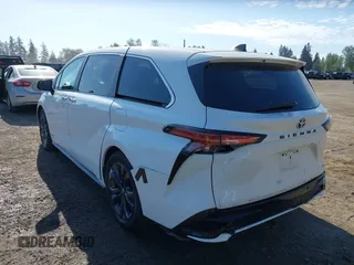 2021 Toyota Sienna XSE with VIN 5TDXRKEC9MS004991, listed as a IAAI auction lot 42177236 with 123,736 mi miles and . Bid and sale history available at DreamBid. Image 3.