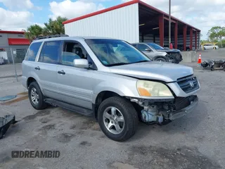 2003 Honda Pilot EX with VIN 2HKYF18603H504829, listed as a IAAI auction lot 42083247 with 247,429 mi miles and . Bid and sale history available at carsss.com. Image 1.