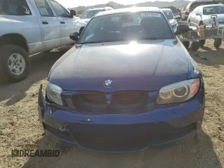2013 BMW 1 Series 135i z VIN WBAUC9C53DVY60615, wystawiony jako Copart lot #76811044 z przebiegiem 77 183 mil mil oraz Szkoda całkowita • Salvage title. Historia ofert i sprzedaży dostępna na DreamBid. Obrazek 5.