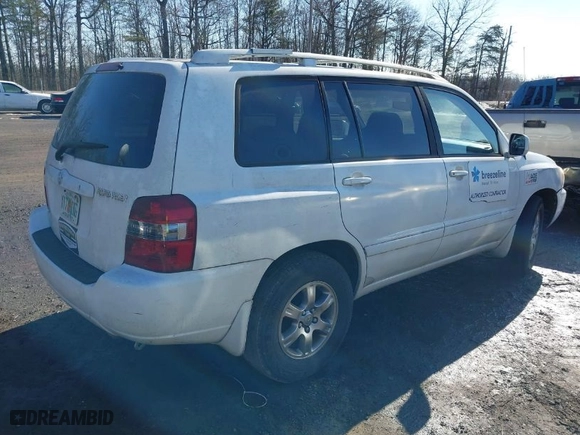 2006 Toyota Highlander w/3rd Row with VIN JTEDP21A460097918, listed as a IAAI auction lot 41439165 with 227,331 mi miles. Bid and sale history available at carsss.com. Image 4.