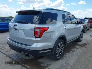 2018 Ford Explorer Platinum z VIN 1FM5K8HTXJGC54056, wystawiony jako IAAI lot #42234089 z przebiegiem 96 555 mil mil oraz . Historia ofert i sprzedaży dostępna na DreamBid. Obrazek 4.