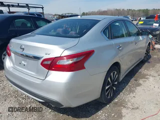 2018 Nissan Altima SR with VIN 1N4AL3AP6JC271207, listed as a IAAI auction lot 41839284 with 111,144 mi miles and . Bid and sale history available at carsss.com. Image 4.
