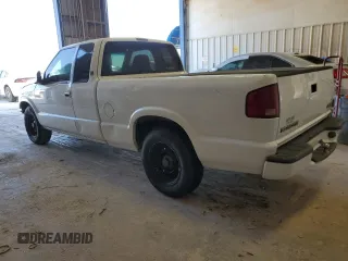 2002 GMC Sonoma SL with VIN 1GTCS19W828203307, listed as a Copart auction lot 74585494 with 106,956 mi miles and Salvage Title. Bid and sale history available at carsss.com. Image 2.