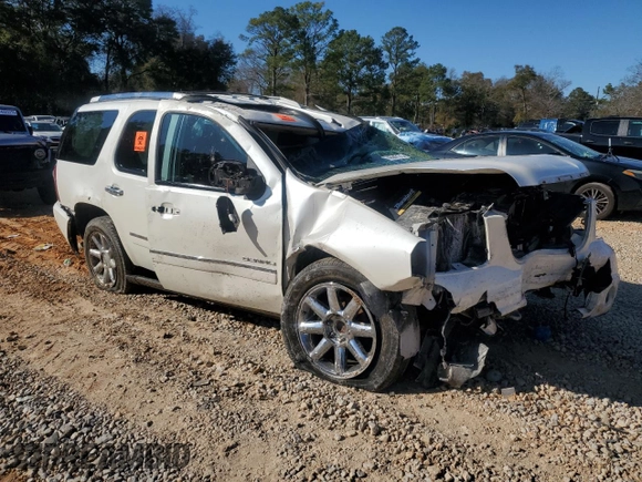 2011 GMC Yukon Denali with VIN 1GKS1EEF5BR176075, listed as a Copart auction lot 43943175 with 164,405 mi miles and Salvage Title. Bid and sale history available at carsss.com. Image 4.