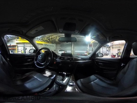 2015 BMW 3 Series 328i xDrive с VIN WBA3B5C57FP652994, выставлен на аукционе IAAI как лот 41917971 с пробегом 171 342 миль миль и . История ставок и продаж доступна на DreamBid. Изображение 18.