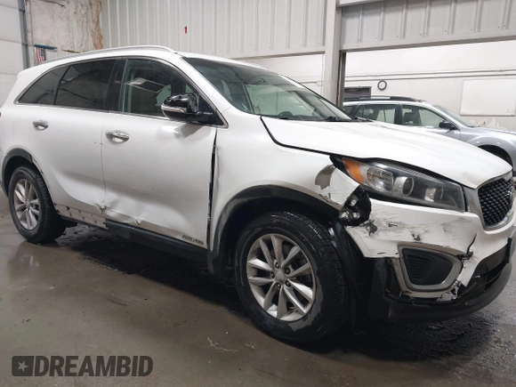 2016 Kia Sorento LX with VIN 5XYPGDA51GG047781, listed as a IAAI auction lot 42137935 with 103,386 mi miles. Bid and sale history available at carsss.com. Image 6.