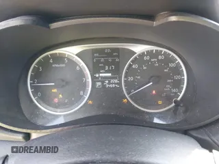 2020 Nissan Versa S z VIN 3N1CN8DV5LL865785, wystawiony jako IAAI lot #42091127 z przebiegiem 34 594 mil mil oraz . Historia ofert i sprzedaży dostępna na DreamBid. Obrazek 7.