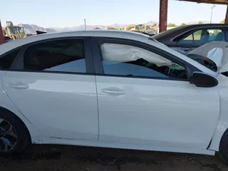 2020 Kia Forte LXS with VIN 3KPF24AD8LE213836, listed as a IAAI auction lot 40313445 with 60,822 mi miles and . Bid and sale history available at carsss.com. Image 13.