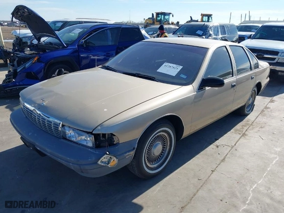 1996 Chevrolet Caprice Classic 1SA Special Value Pkg with VIN 1G1BL52W2TR102066, listed as a IAAI auction lot 41287821 with 276,757 mi miles. Bid and sale history available at carsss.com. Image 2.