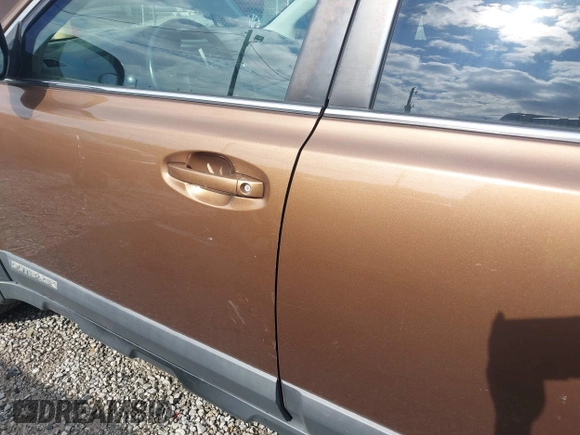 2011 Subaru Outback 2.5i Limited Pwr Moon with VIN 4S4BRBKC8B3320374, listed as a IAAI auction lot 42169840 with 186,580 mi miles. Bid and sale history available at carsss.com. Image 12.