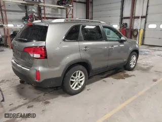 2015 Kia Sorento LX with VIN 5XYKTDA73FG627393, listed as a IAAI auction lot 41742269 with 118,633 mi miles. Bid and sale history available at carsss.com. Image 4.