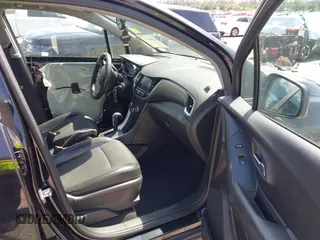 2021 Chevrolet Trax LT with VIN KL7CJLSB5MB310193, listed as a IAAI auction lot 42008721 with 178,445 mi miles. Bid and sale history available at carsss.com. Image 5.