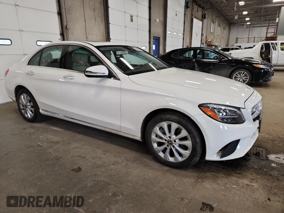 2019 Mercedes-Benz C 300 with VIN 55SWF8EB4KU301052, listed as a Copart auction lot 58484355 with 52,917 mi miles and Salvage title. Bid and sale history available at DreamBid. Image 4.