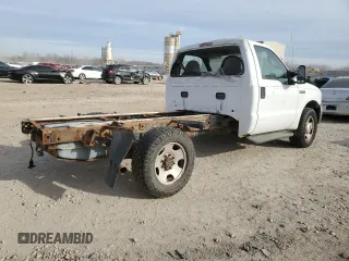 2005 Ford F-350 XL с VIN 1FDSF34595EC82207, выставлен на аукционе Copart как лот 81135964 с пробегом Не указан миль и Списание • Salvage title. История ставок и продаж доступна на DreamBid. Изображение 3.