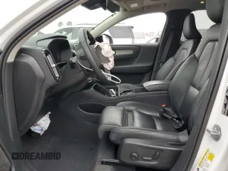 2024 Volvo XC40 Plus Dark Theme with VIN YV4L12ULXR2285377, listed as a Copart auction lot 60165095 with 43,423 mi miles and Salvage title. Bid and sale history available at DreamBid. Image 7.