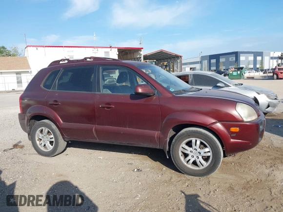 2008 Hyundai Tucson SE with VIN KM8JN12D28U913130, listed as a IAAI auction lot 41915402 with 208,907 mi miles. Bid and sale history available at carsss.com. Image 14.