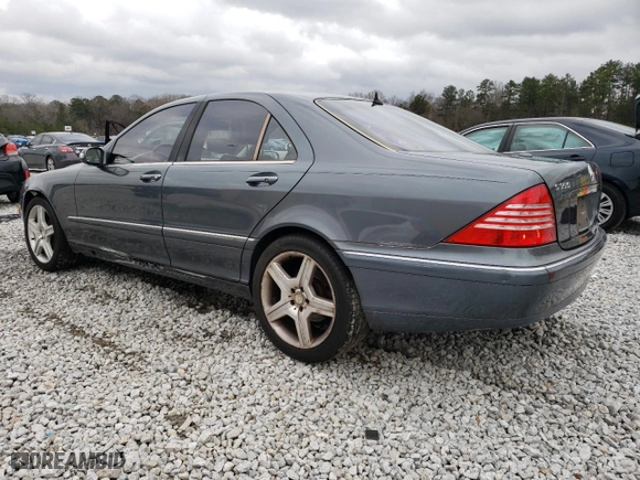 2006 Mercedes-Benz S-Class 3.7L with VIN WDBNF67J06A472724, listed as a Copart auction lot 44446425 with 207,405 mi miles and Salvage Title. Bid and sale history available at carsss.com. Image 2.