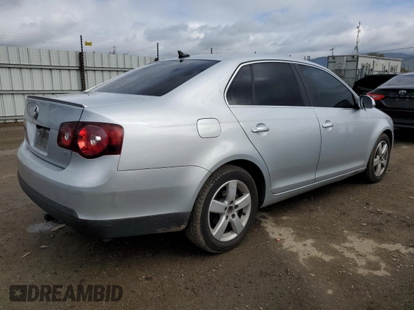 2008 Volkswagen Jetta SE with VIN 3VWRZ71K78M073068, listed as a Copart auction lot 47866115 with 121,071 mi miles and Salvage title. Bid and sale history available at DreamBid. Image 3.