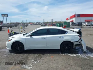 2017 Nissan Altima SR with VIN 1N4AL3AP7HC218218, listed as a IAAI auction lot 41848359 with 175,626 mi miles and . Bid and sale history available at carsss.com. Image 14.
