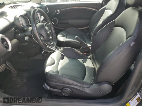 2013 MINI Hardtop S with VIN WMWSV3C50DT393440, listed as a Copart auction lot 55170145 with 141,896 mi miles and Clean Title. Bid and sale history available at DreamBid. Image 7.