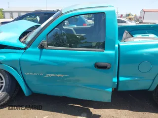 1997 Dodge Dakota z VIN 1B7GG26Y5VS253054, wystawiony jako IAAI lot #42215925 z przebiegiem 125 768 mil mil oraz . Historia ofert i sprzedaży dostępna na DreamBid. Obrazek 14.